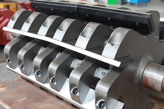 Χαμηλού θορύβου 1200kg/H Pet μπουκαλιών απορρίματος μηχανή θραυστήρων αποβλήτων πλαστική